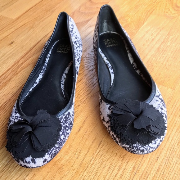 Saks Fifth ave floral flats 10 - Picture 1 of 9